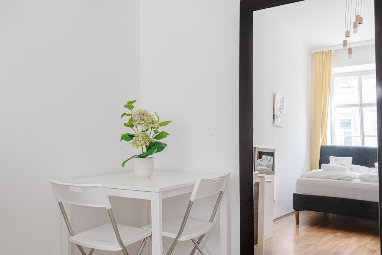 Central Belvedere 3Br Shared Apartment - 12 Min From City Center Vienna Exterior photo